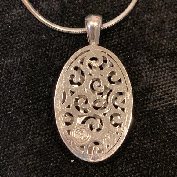 18 Karat White Gold Abstract Pendant and Chain - Picture 4 of 15